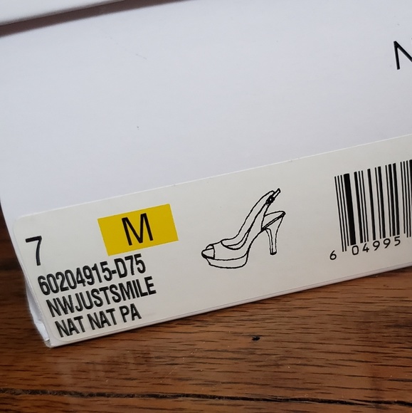 BNIB Nine West Nude Peep Toe Pumps - Picture 5 of 5